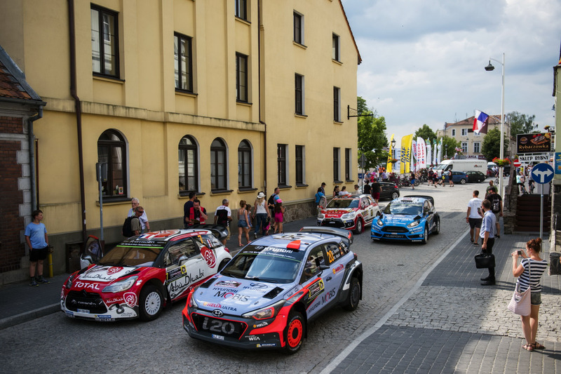 Даніель Сордо, Марк Марті, Hyundai i20 WRC, Hyundai Motorsport та Стефан Лефевр, Габін Моро, Citroën DS3 WRC, Abu Dhabi Total World Rally Team