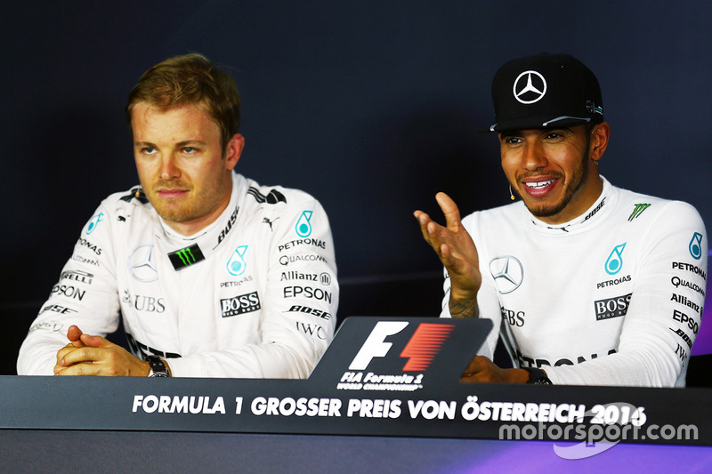 Compañero de Nico Rosberg, de Mercedes AMG y de equipo de Lewis Hamilton F1, Mercedes AMG F1 en el post que la Conferencia de prensa FIA