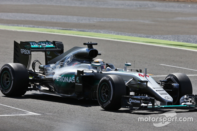 Race winner Lewis Hamilton, Mercedes AMG F1 W07 Hybrid celebrates at the end of the race